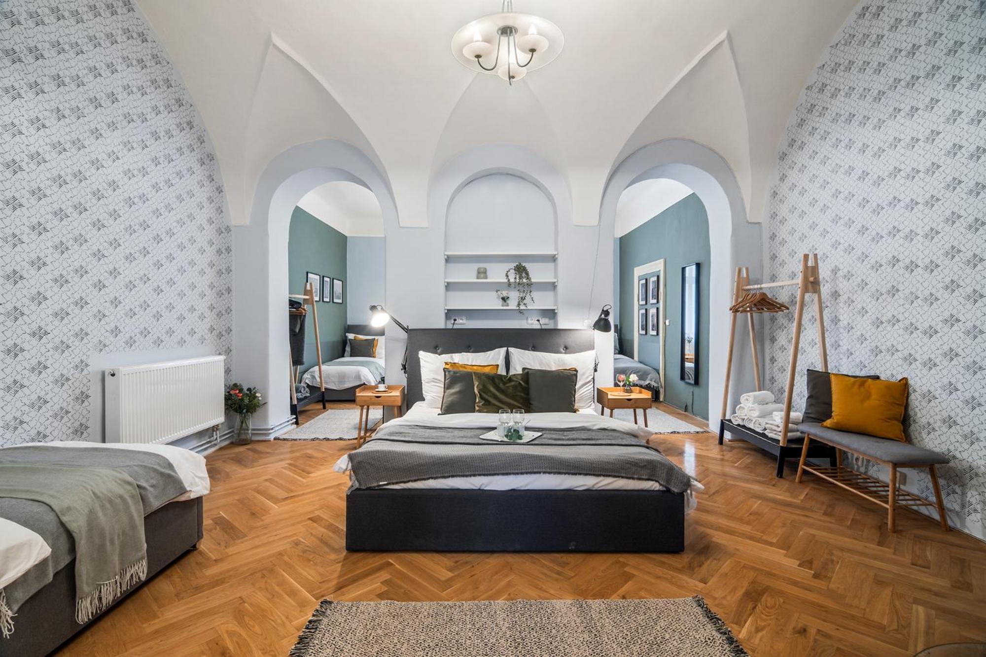Charles Bridge Historical Apts By Michal&Friends Прага Экстерьер фото