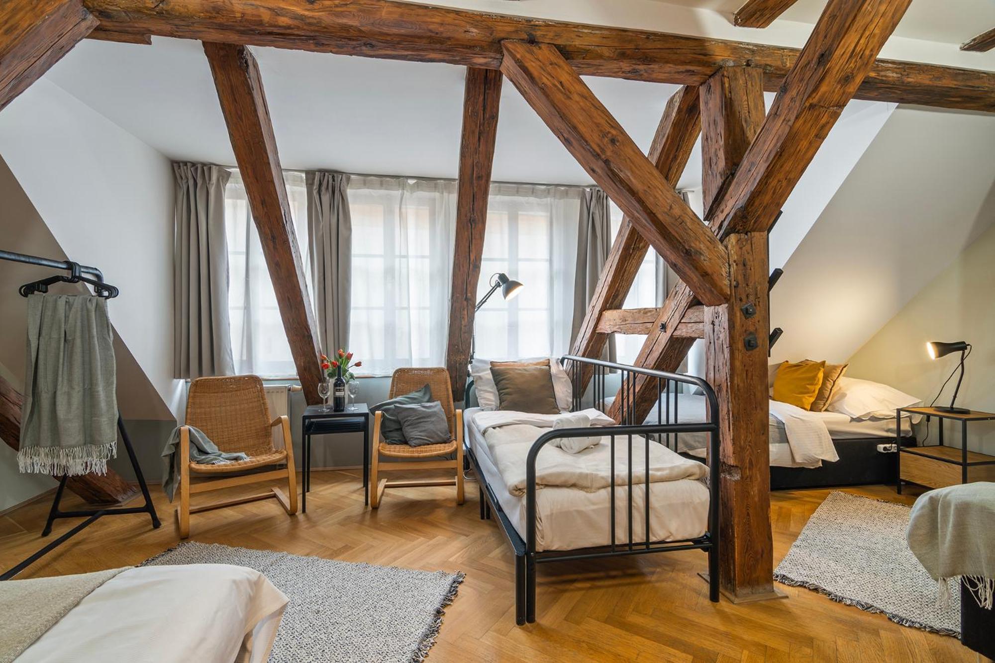 Charles Bridge Historical Apts By Michal&Friends Прага Экстерьер фото