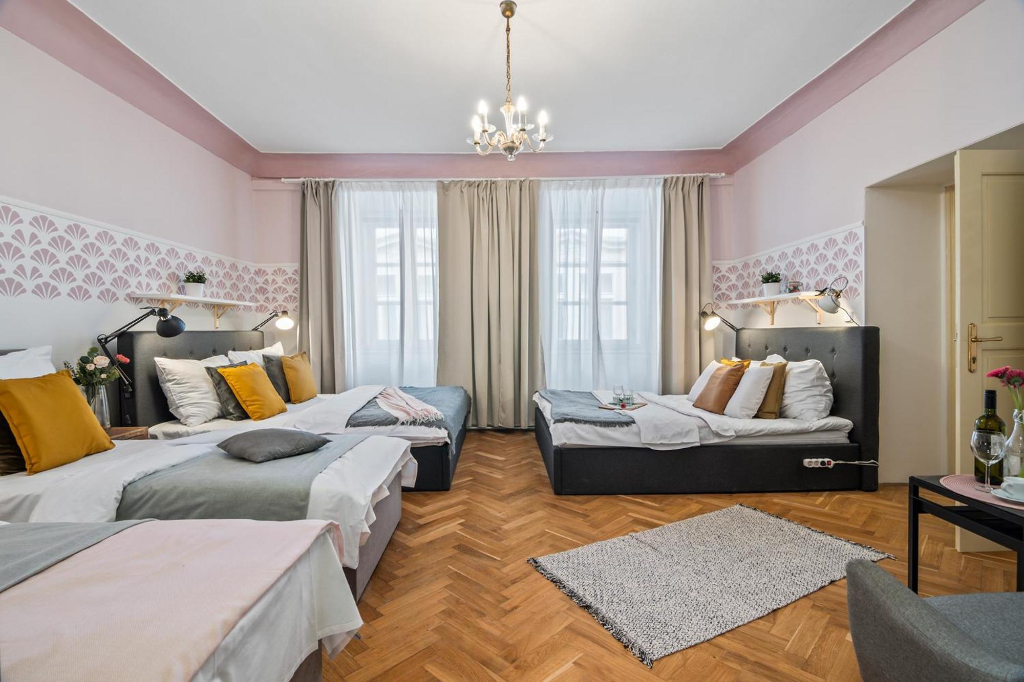 Charles Bridge Historical Apts By Michal&Friends Прага Экстерьер фото